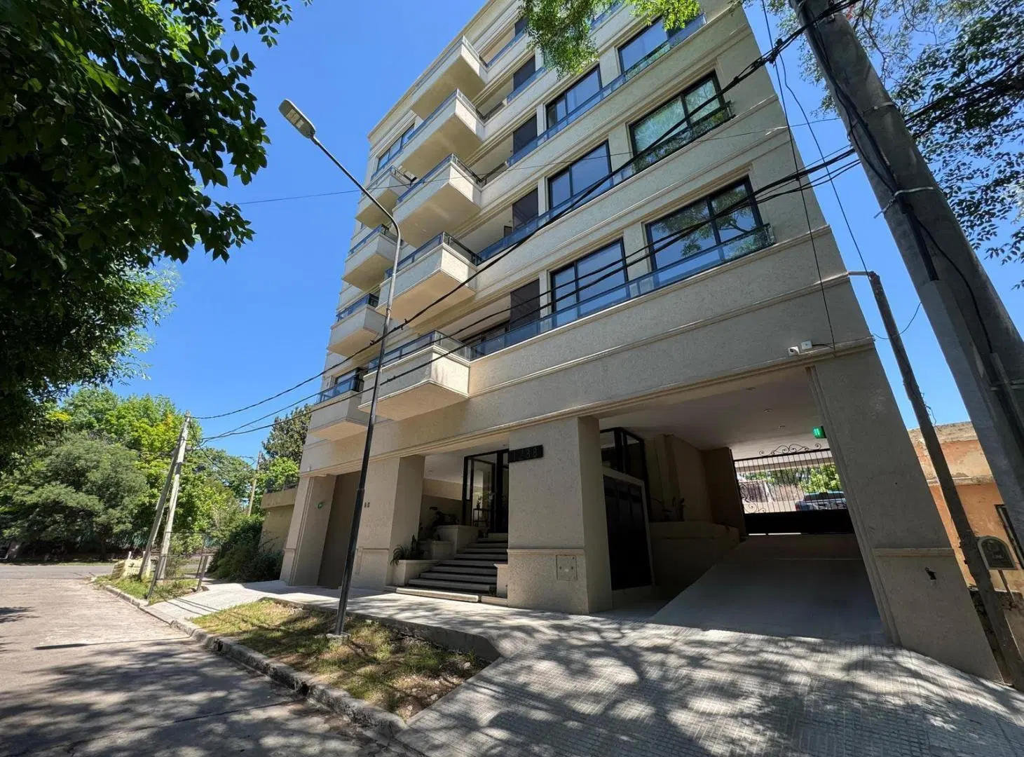 Departamento de categoria, Muñiz San Miguel 5