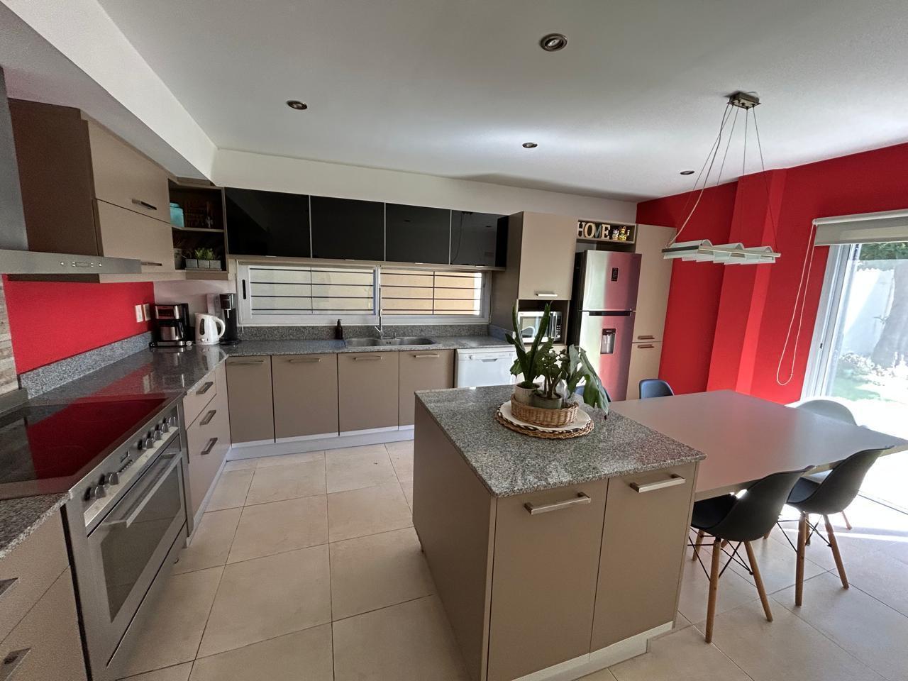 Foto de Muy linda casa en Bella Vista, imagen 1