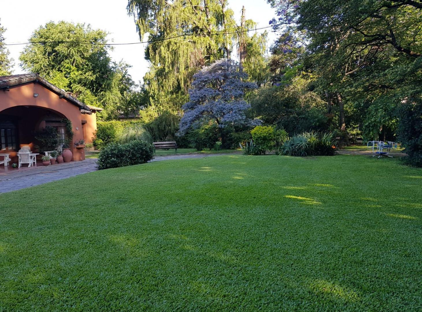 Foto de Muy linda casa en amplio jardín en Bella Vista, imagen 3