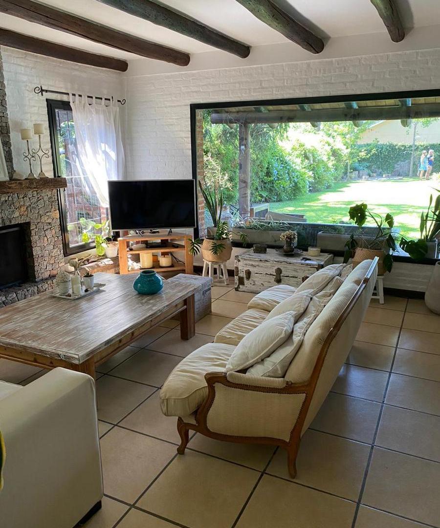 Foto de Muy linda casa en alquiler en Bella Vista, imagen 2