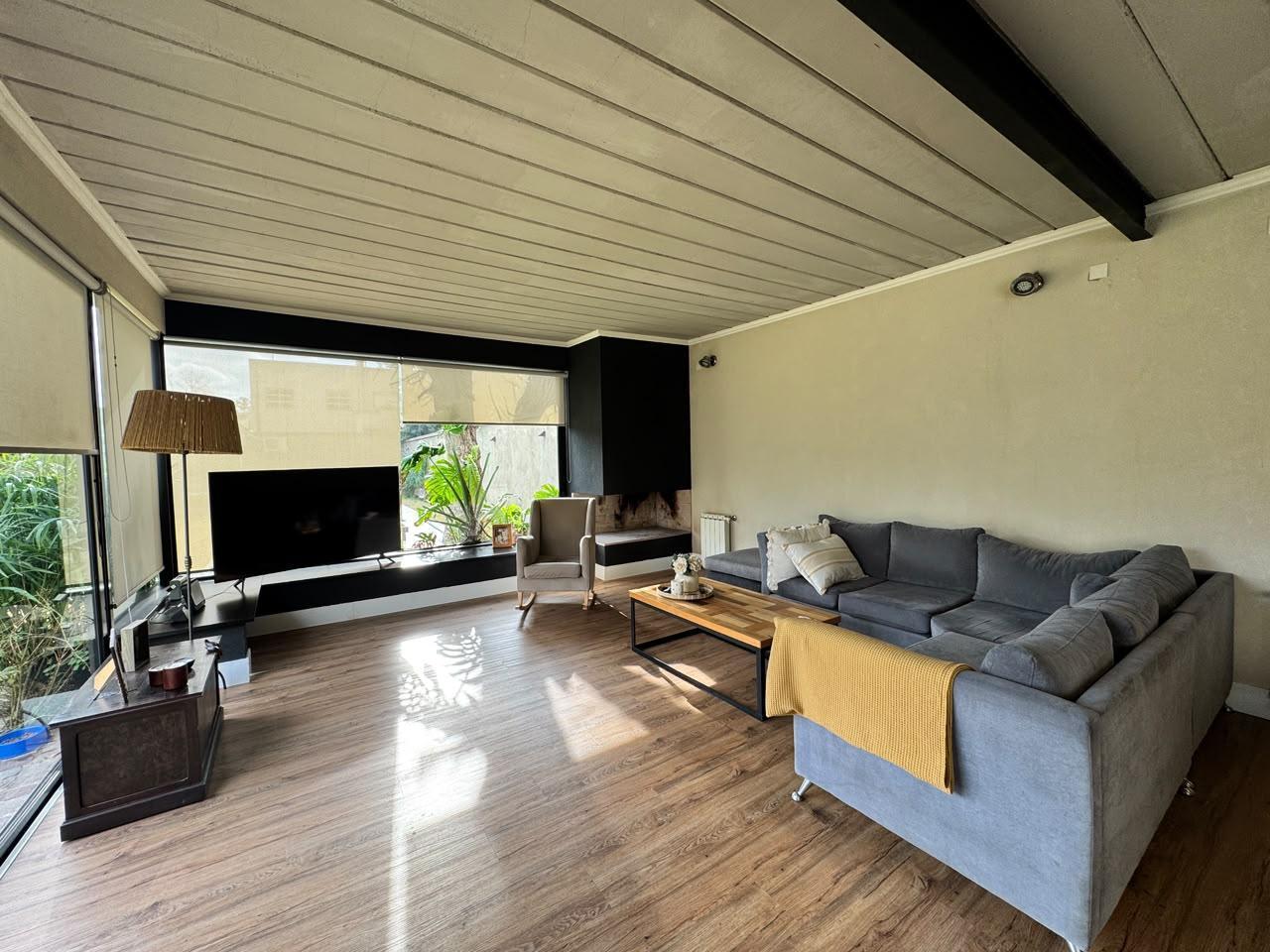 Foto de Casa en Barrio con portón en Bella Vista, imagen 2