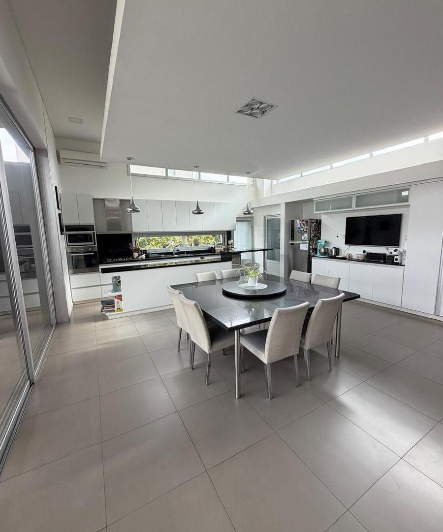 Foto de Excelente casa en BCdo Bella Vista Chico, imagen 3