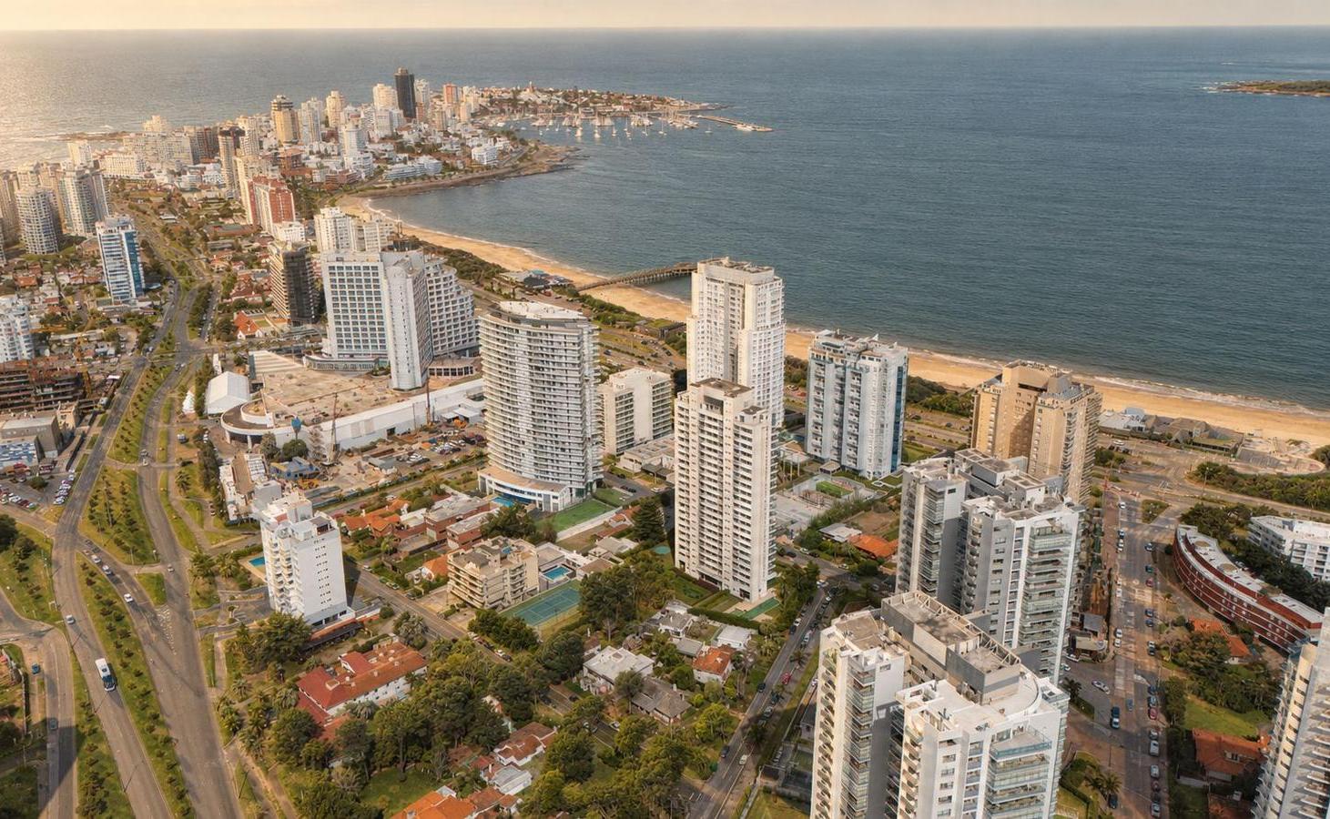 Foto de Departamento 4 ambientes en Playa Mansa, imagen 1