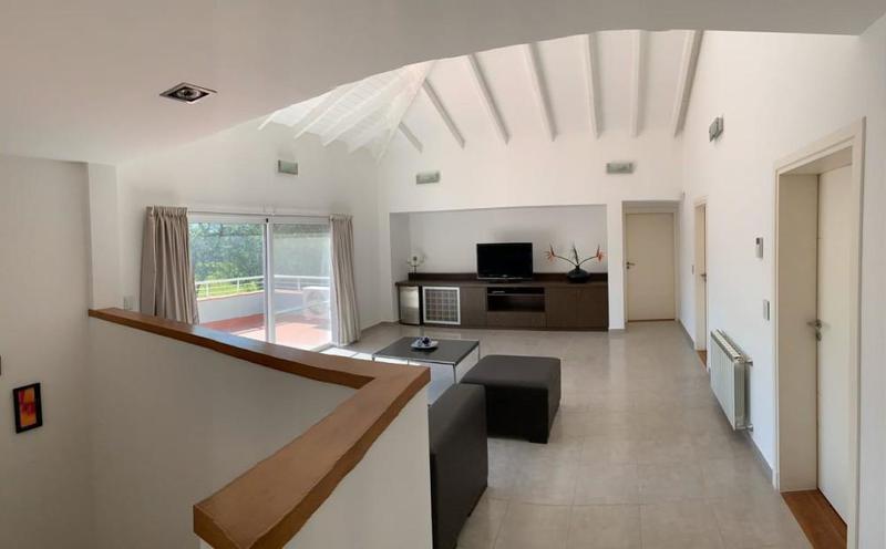 Foto de Venta Casa 4 Dormitorios - B° Country Causana, imagen 2