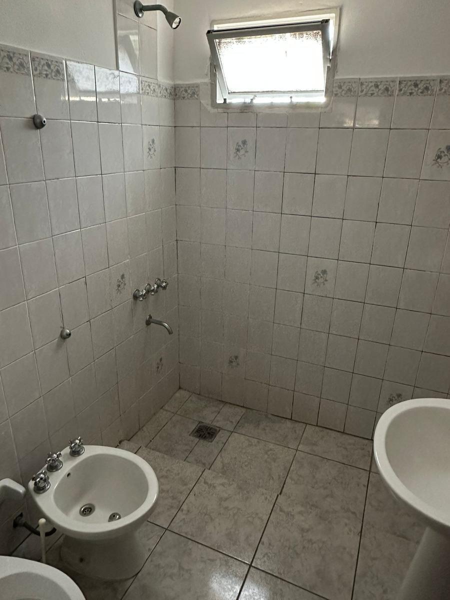 Venta Departamento de 2 Dorm. - Barrio Las Palmas 5