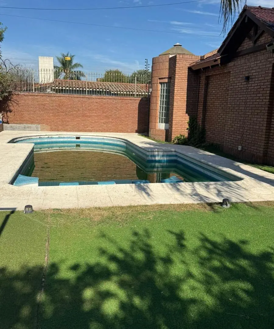 Venta de casa premiun en Cerro de las Rosas 3