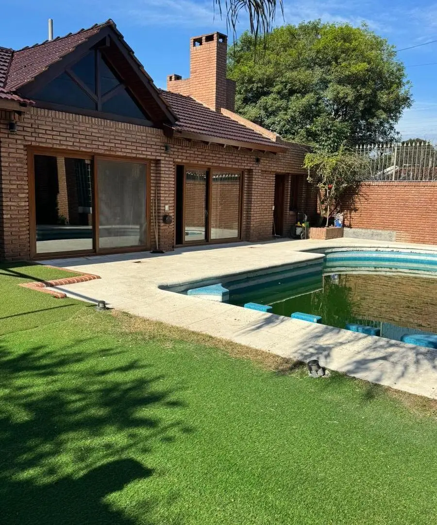 Venta de casa premiun en Cerro de las Rosas 4