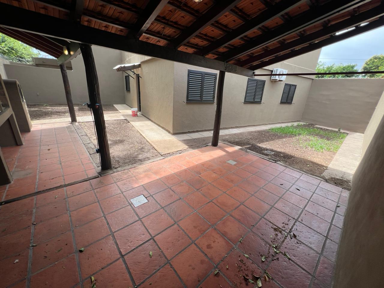 Foto de Venta Casa 3 Dormitorios y 2 Deptos - Ideal Inversor - B° Inaudi, imagen 4