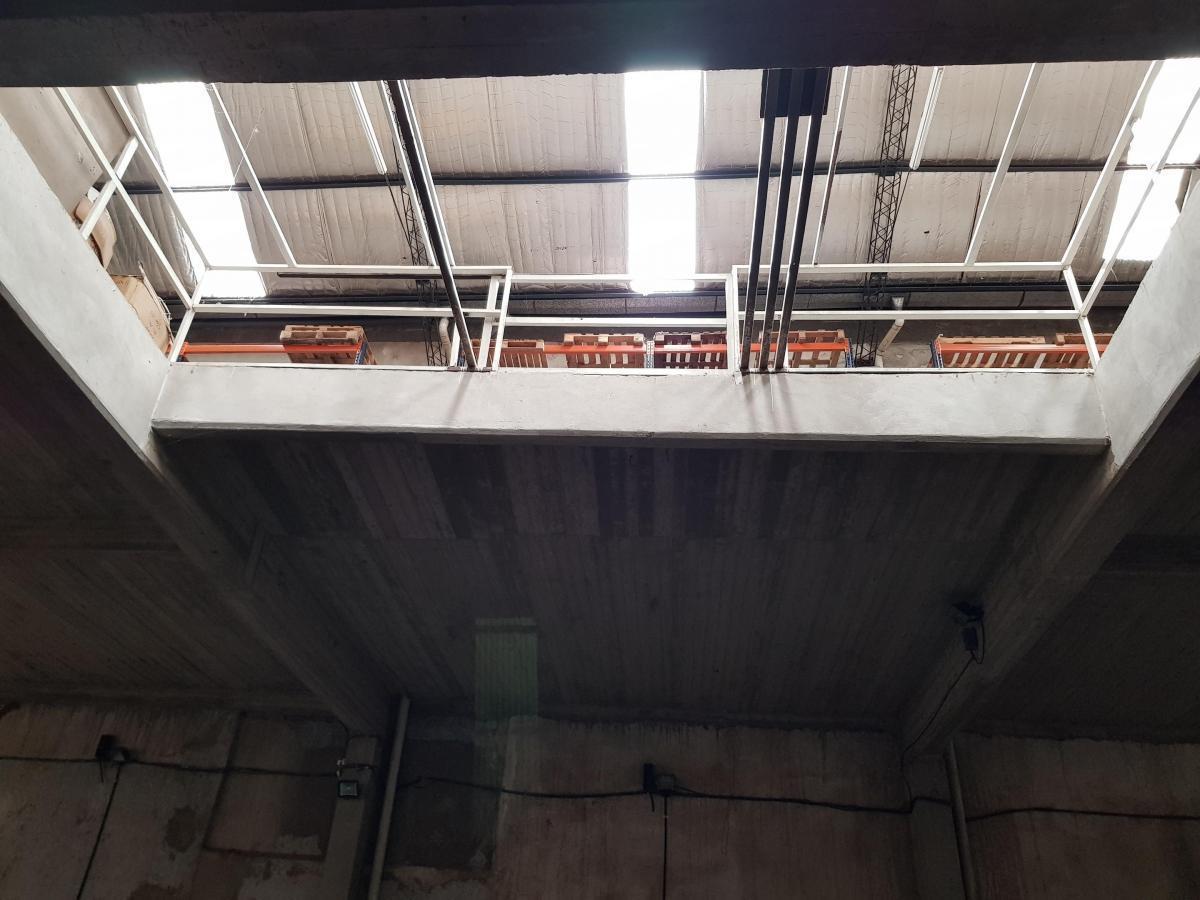 Foto de Depósito de 1600 m² . Entrada para camiones. Terreno de 17x50m. USAM, imagen 4