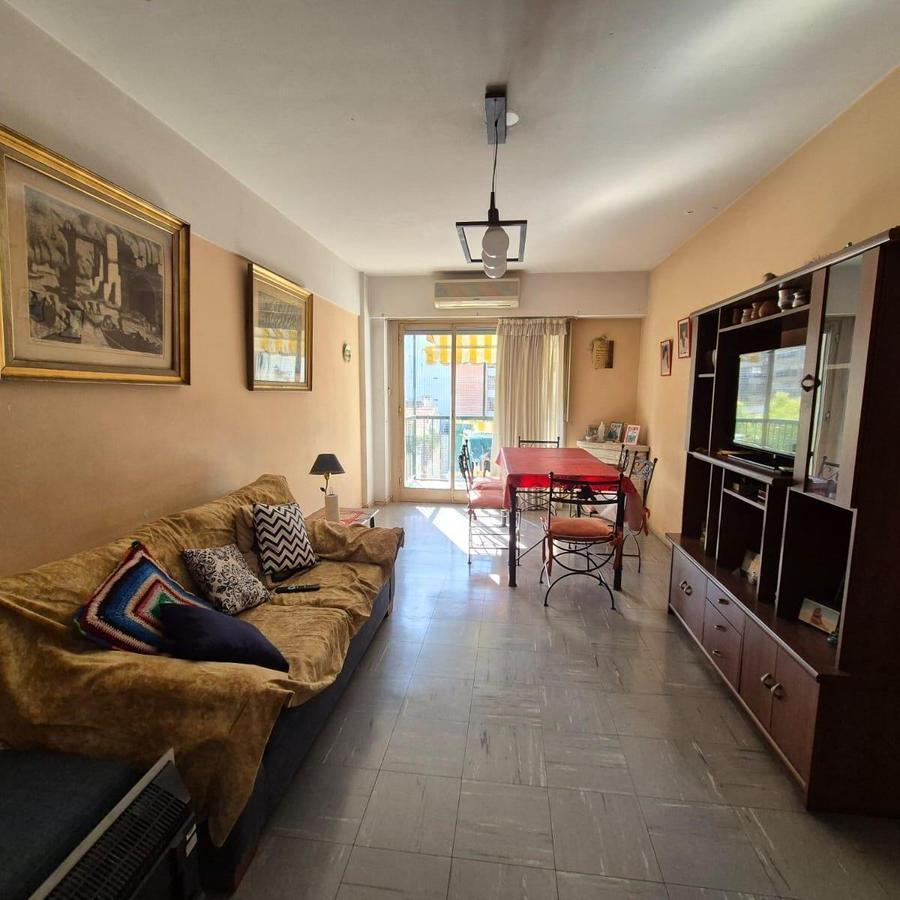 Departamento 5 Ambientes. Balcón. Villa Urquiza. 1