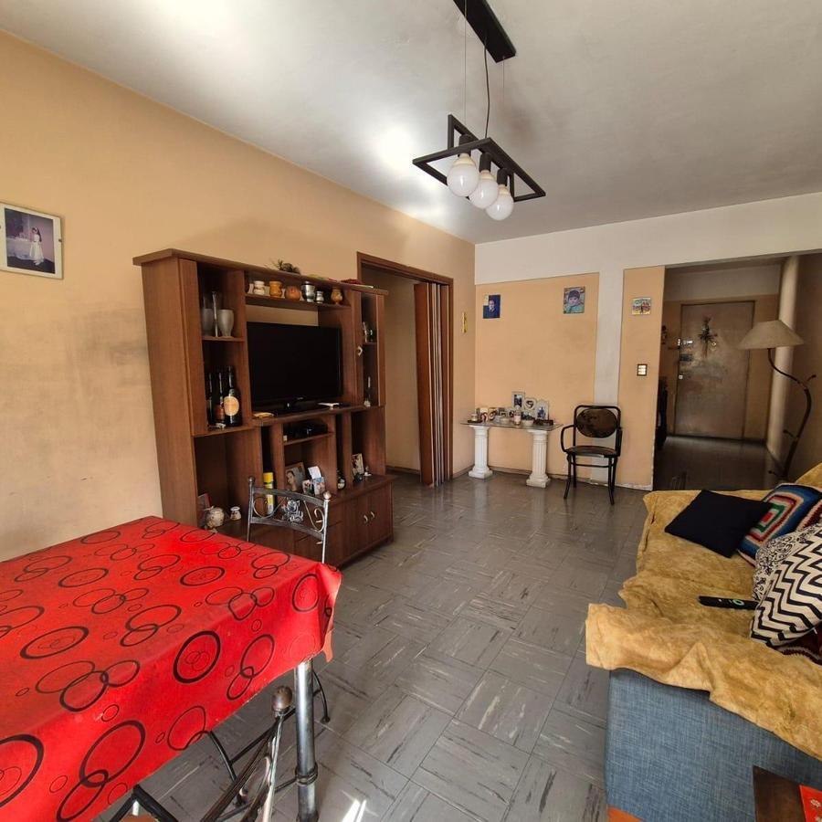 Departamento 5 Ambientes. Balcón. Villa Urquiza. 3