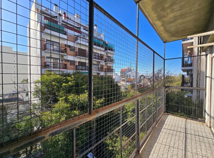 Departamento tres ambientes. Balcón. Frente. Muy luminoso. Villa Urquiza 2