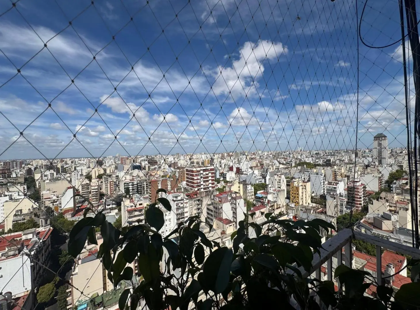 DEPARTAMENTO 4 AMBIENTES. DEPENDENCIA. BALCON. ALMAGRO 8