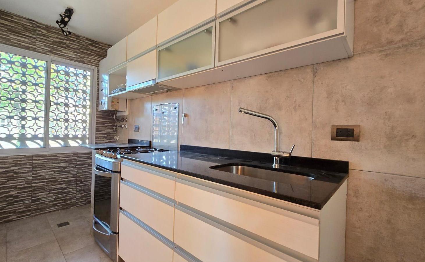 DEPARTAMENTO 2 AMBIENTES.BALCON. FRENTE. VILLA PUEYRREDON