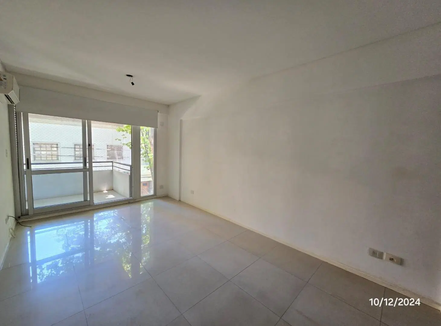 Departamento de 1 ambiente al frente con Balcón. SUM. Villa Urquiza 4