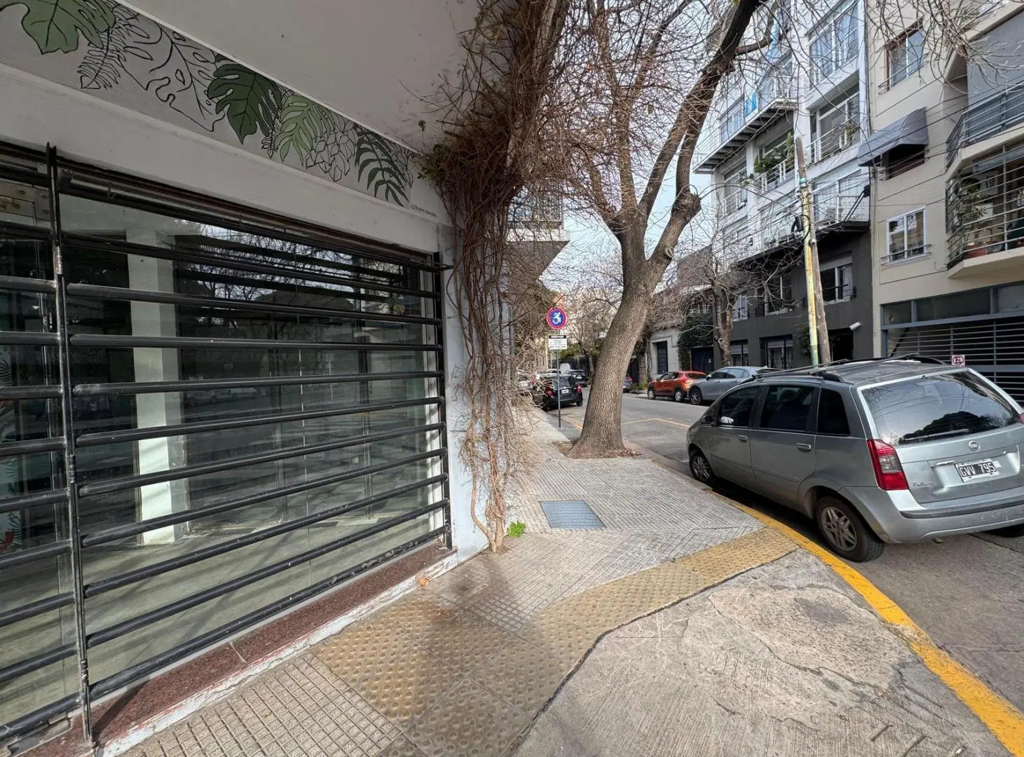 LOCAL COMERCIAL EN ESQUINA 73 m2 frente. S/Monroe a mts Av. F. Alcorta. Belgrano. 5