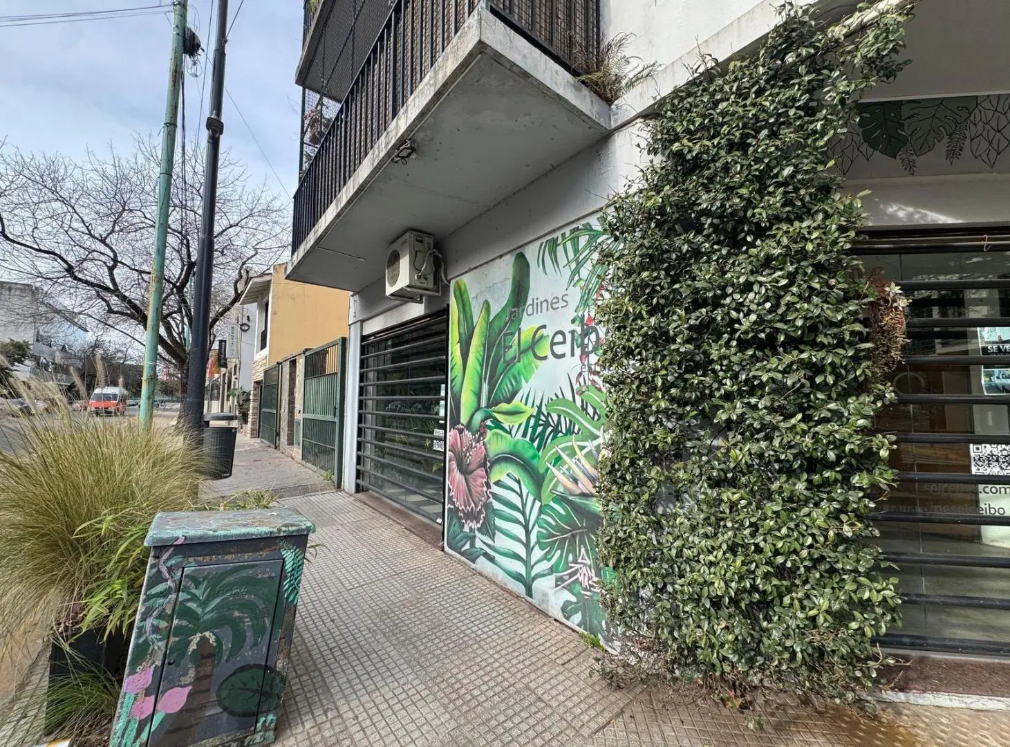 LOCAL COMERCIAL EN ESQUINA 73 m2 frente. S/Monroe a mts Av. F. Alcorta. Belgrano. 4