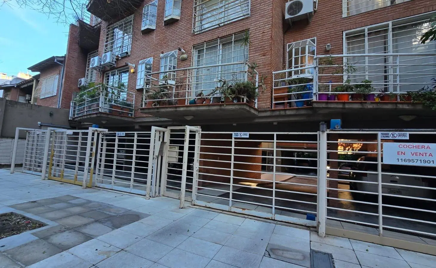 DEPARTAMENTO DUPLEX CON TERRAZA FRENTE BALCON.COGHLAN 8