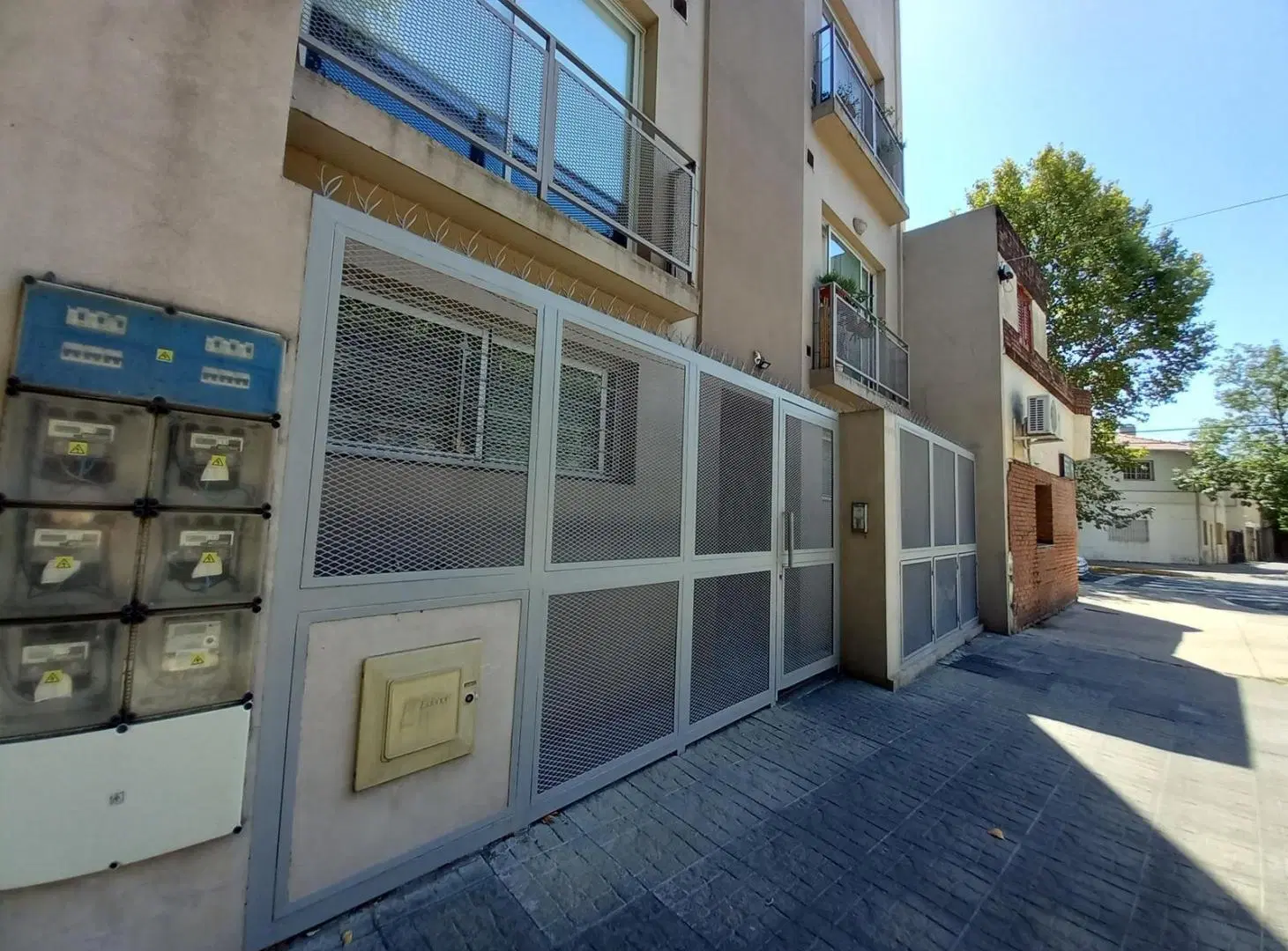 PH EN PLANTA BAJA DE 2 AMBIENTES. MODERNO. PATIO. VILLA URQUIZA 4