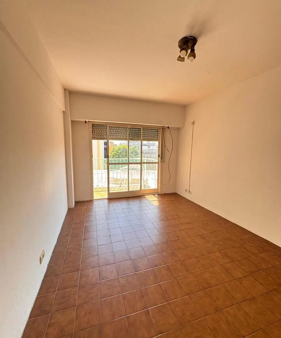 Departamento de 2 ambientes. Balcón. Balvanera 5