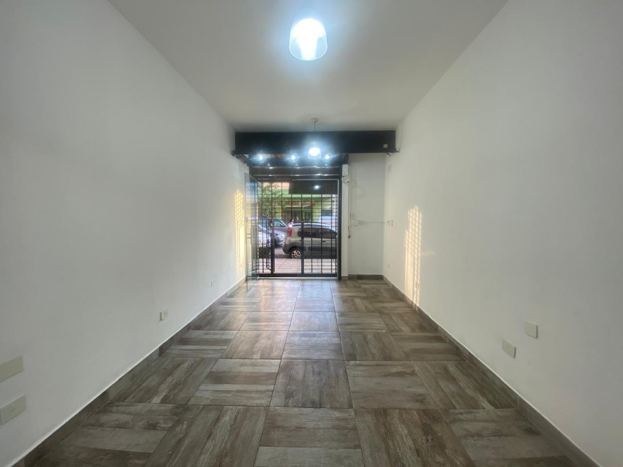 Foto de Local comercial sobre Mariano Acha y Monroe. Villa Urquiza., imagen 3