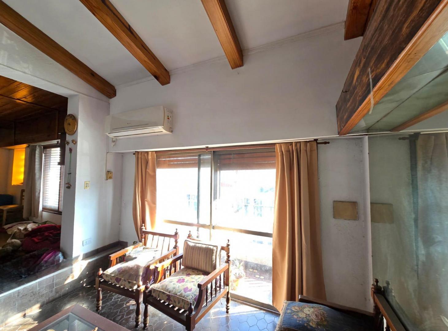 Foto de PH 4 ambientes. Frente. Terraza propia. Balcón. Villa Urquiza, imagen 2