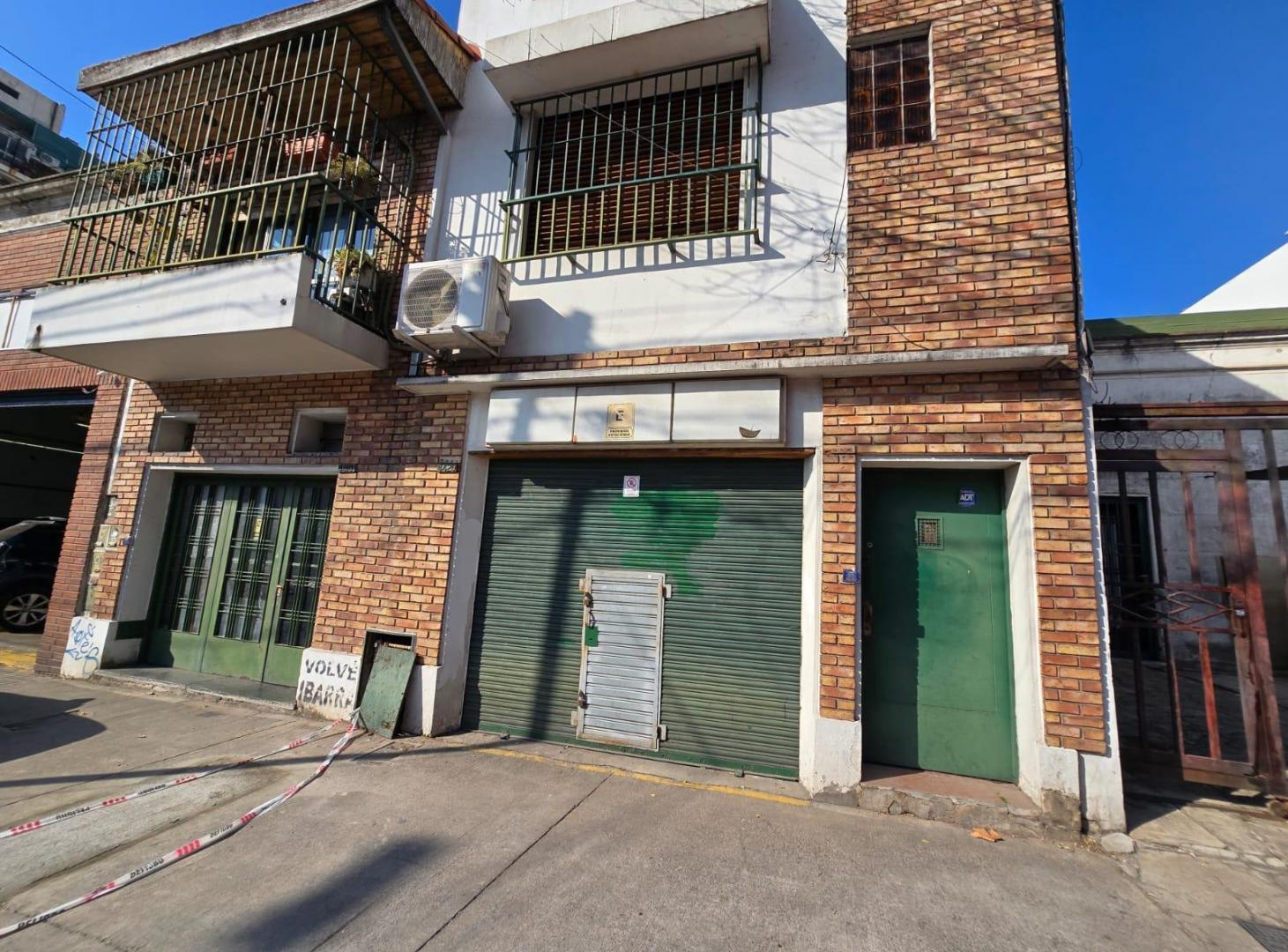 Foto de PH 4 ambientes. Frente. Terraza propia. Balcón. Villa Urquiza, imagen 1