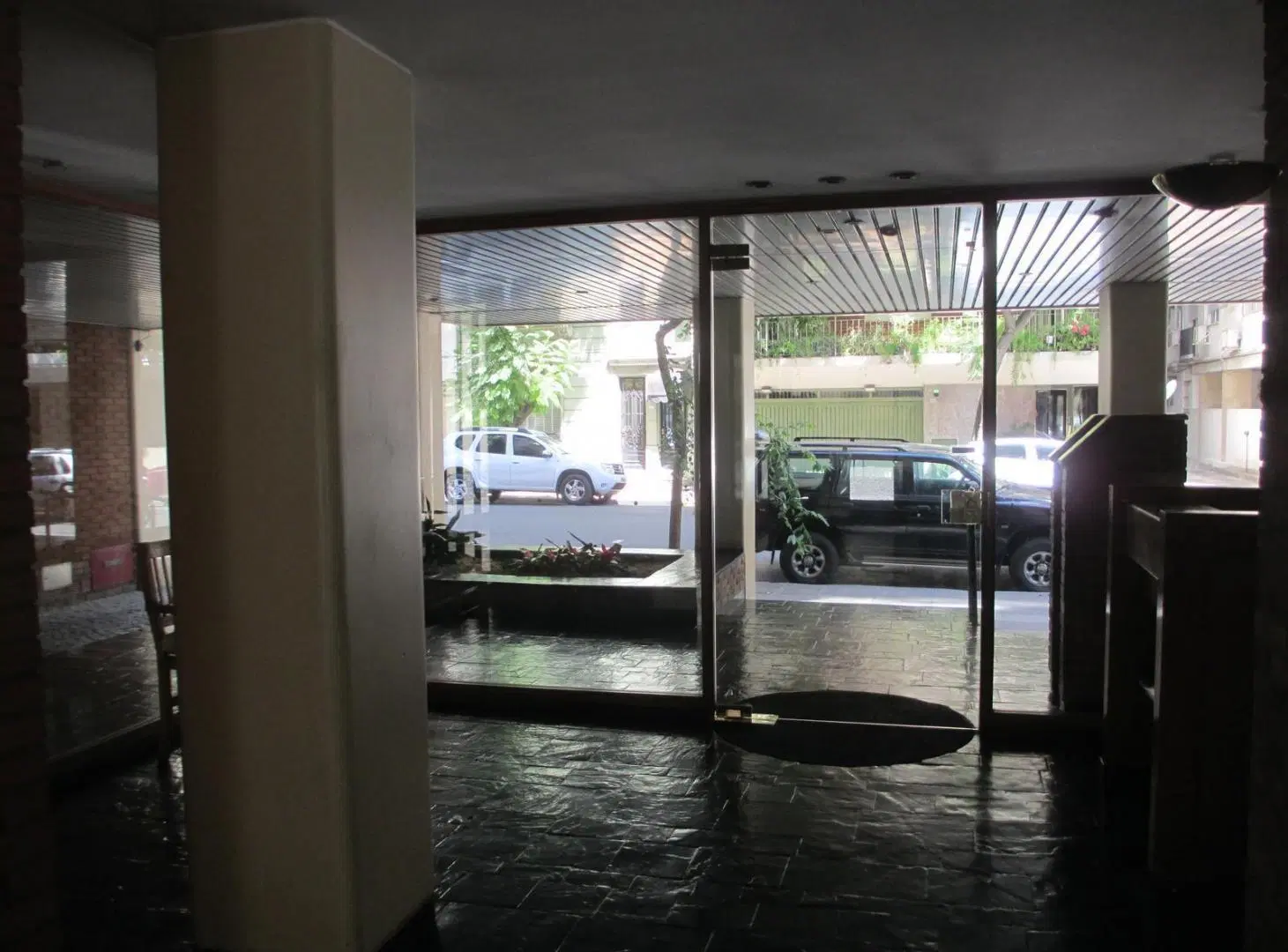 Departamento de 3 ambientes. Balcón . Cochera. Belgrano 1