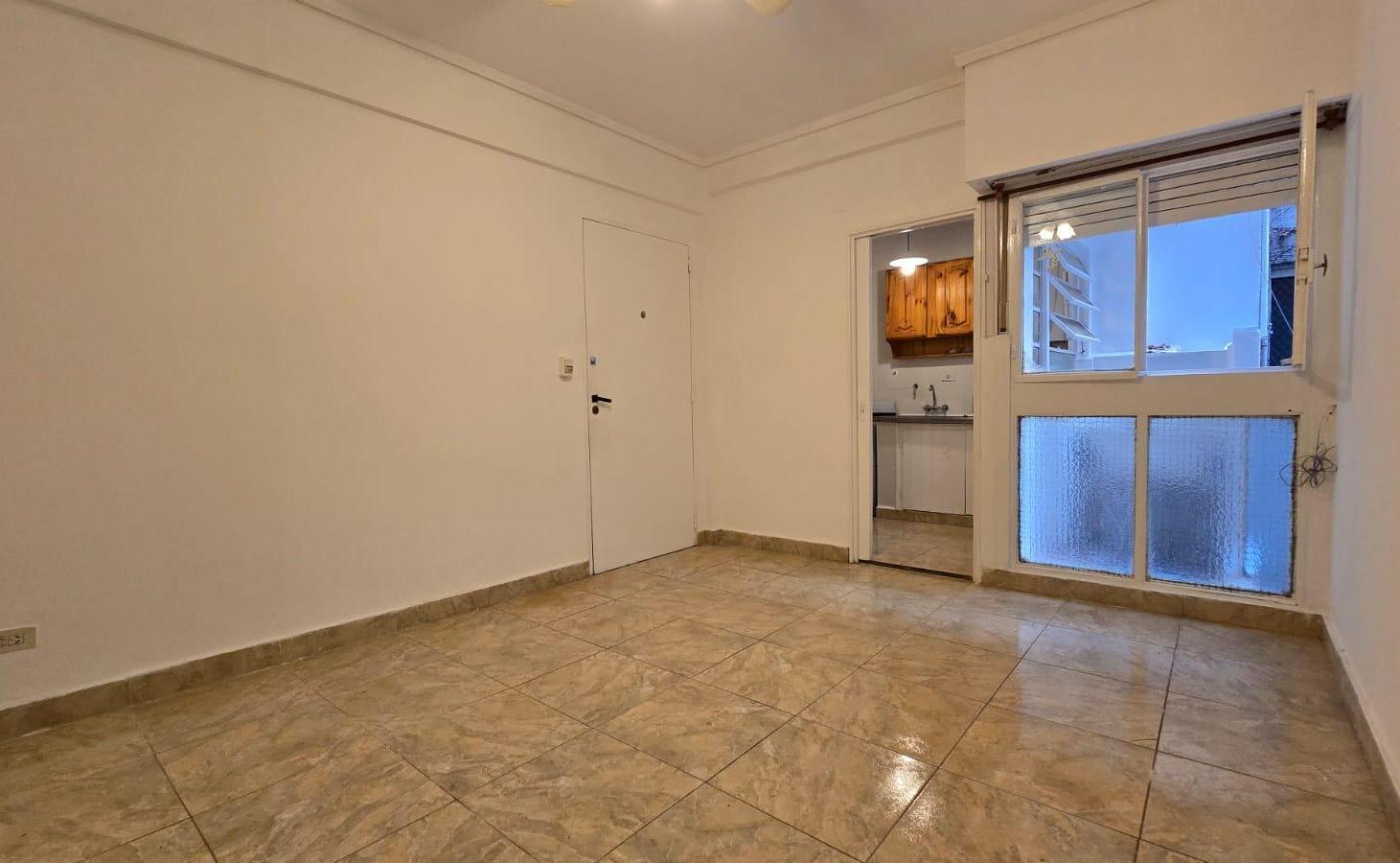 Foto de Departamento dos ambientes, 2° piso por escalera. Lateral. Villa Urquiza, imagen 5