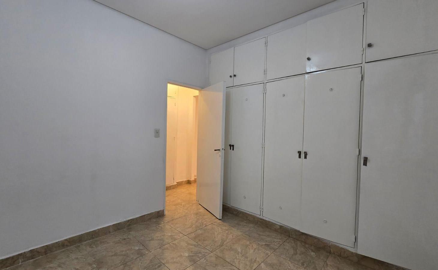 Foto de Departamento dos ambientes, 2° piso por escalera. Lateral. Villa Urquiza, imagen 4