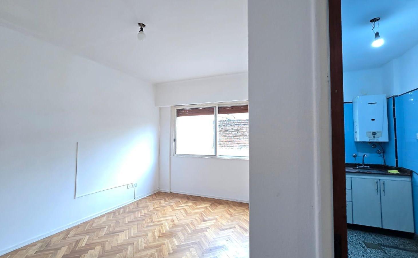 Foto de Departamento de 2 ambientes. Contrafrente. Villa Urquiza, imagen 1