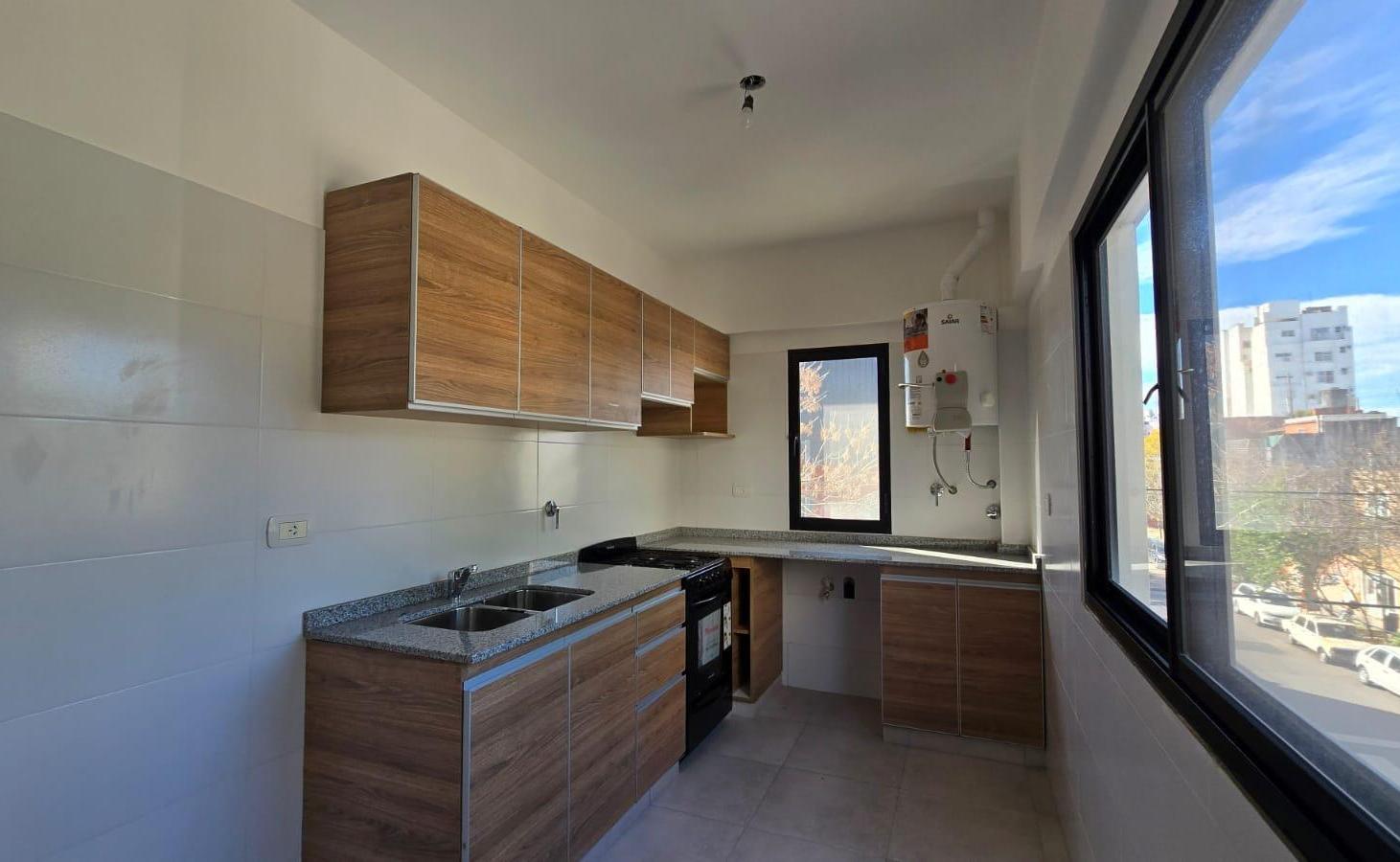 Foto de DEPARTAMENTO 2 AMB A ESTRENAR. ESQUINA. BALCON. SOL. VILLA DEL PARQUE, imagen 3