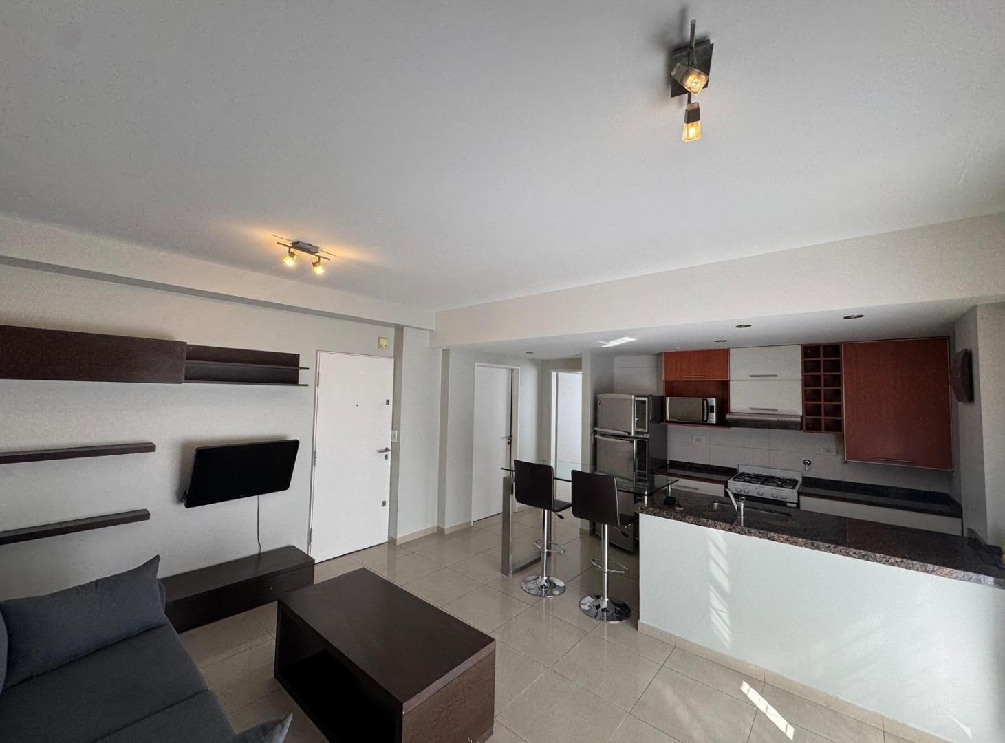 Foto de DEPARTAMENTO 2 AMB. BALCON. AMOBLADO. VILLA URQUIZA, imagen 2