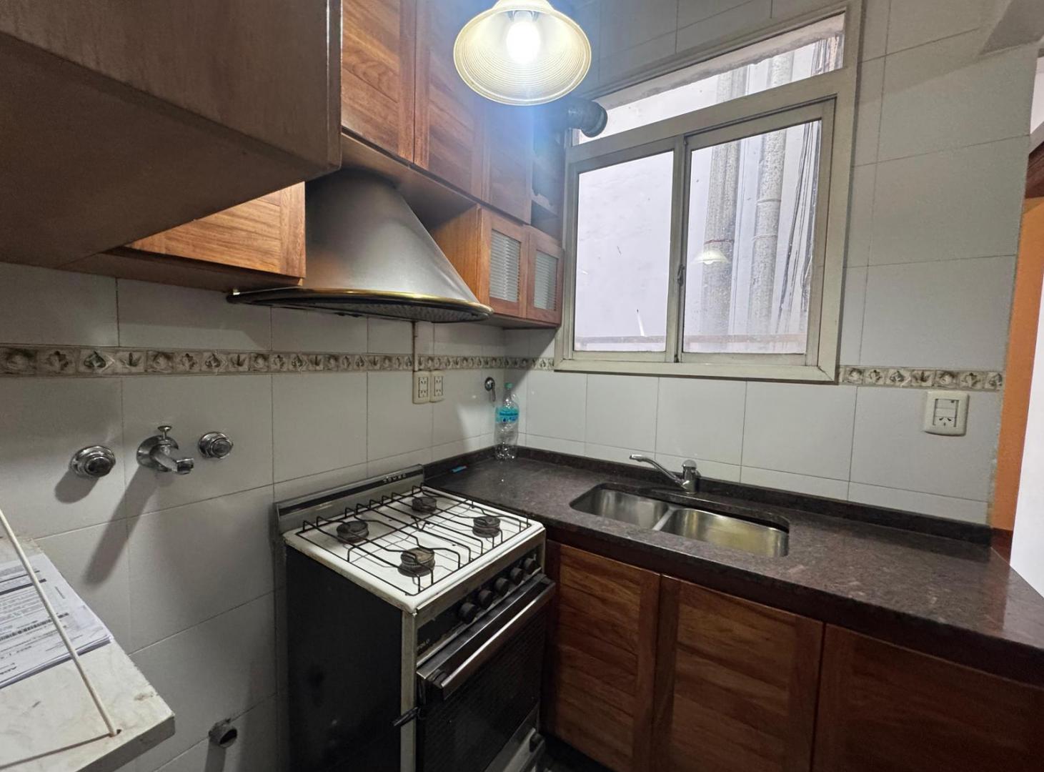 Foto de DEPARTAMENTO 2 AMBIENTES LATERAL. APTO PROFESIONAL.RECOLETA, imagen 3