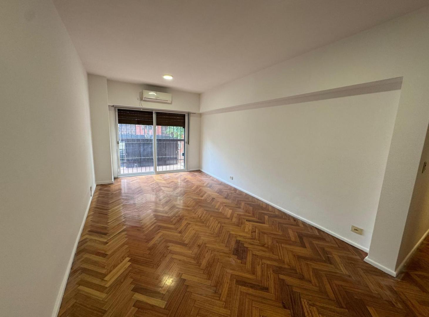 Foto de Monoambiente al frente. Balcón. Cochera. Villa Urquiza, imagen 4