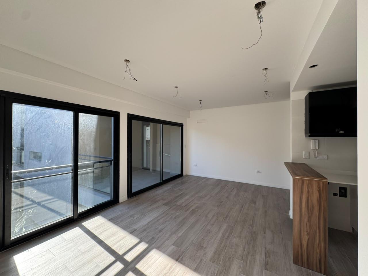 Foto de DEPARTAMENTO 2 AMBIENTES A ESTRENAR. BALCON.COGHLAN, imagen 1