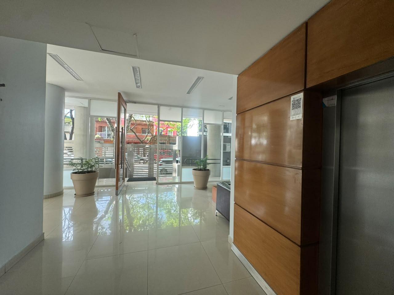 Foto de DEPARTAMENTO 3 AMB.DOS BAÑOS. BALCON.COCHERA.PILETA. SUM, imagen 3