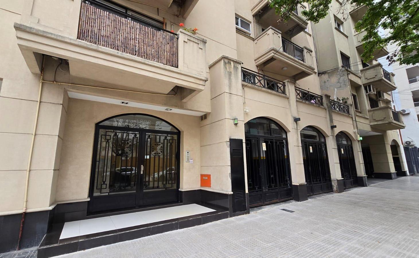 Foto de Departamento de 2 amb. Frente Balcón. Cochera. Villa Urquiza, imagen 1
