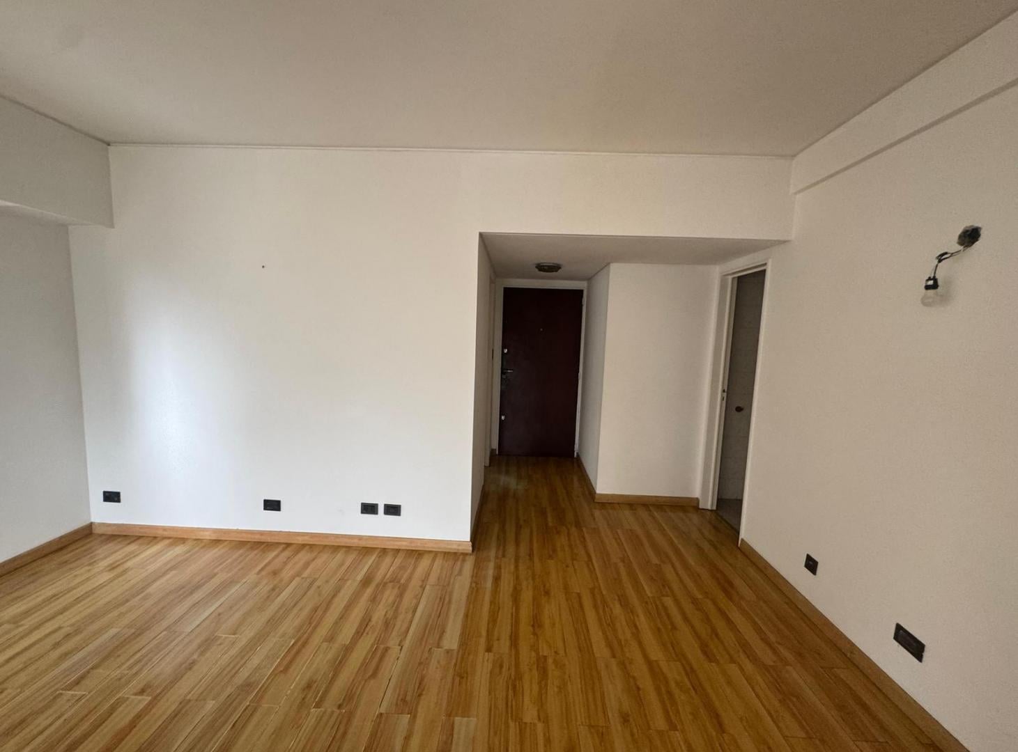Foto de DEPARTAMENTO 4 AMB. FRENTE. BALCON. BAÑO Y TOILETE.COCHERA. NUÑEZ, imagen 5