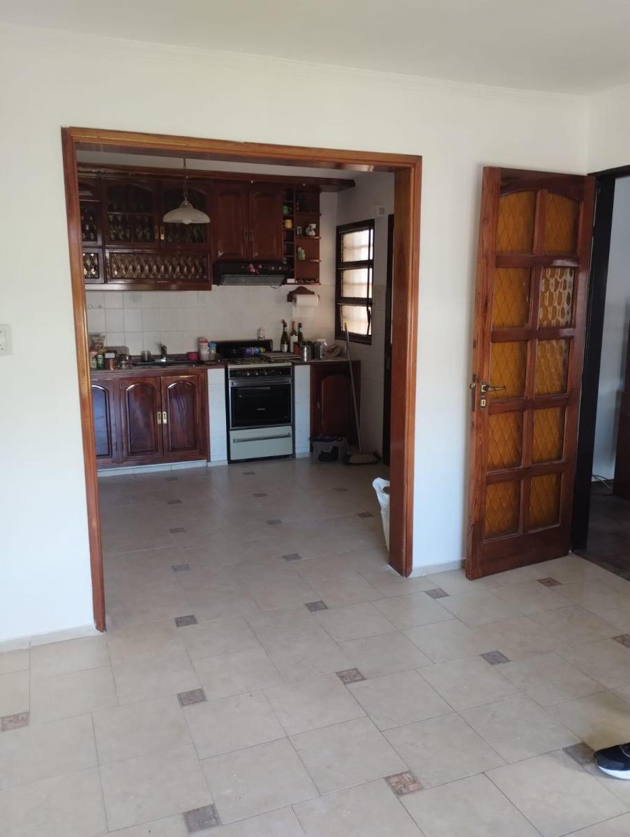 Poeta Lugones Vendo 2 Casas en Planta Baja y P. Alta de 3 Dormit. c/u 2