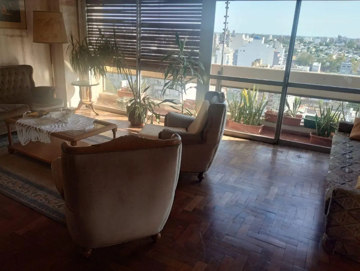 VENDO HERMOSO DEPTO 3 DORM. C/VISTA - LIV/COM COC/C 2BÑOS- BALCON-SEGUR.-OPC/COCH- AV. COLON AL 800 5