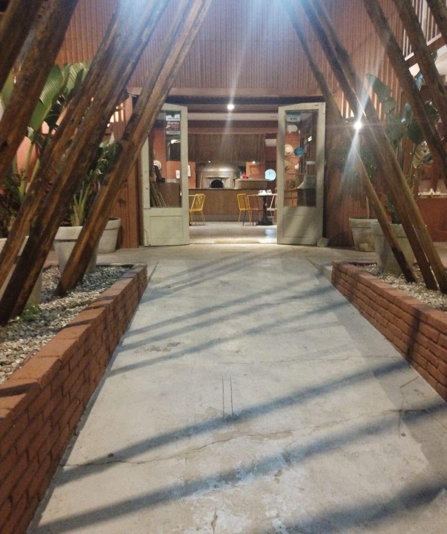 Foto de AV. RAFAEL NUÑEZ- IMPORTANTE LOCAL COMERCIAL EN ALQUILER - 450 MTS, imagen 2