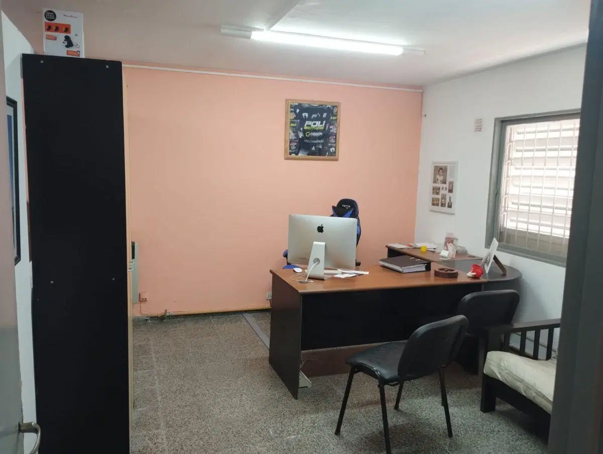 GALPON/DEPOSITO - B. SAN MARTIN- 650 MTS CUB. - C/INGR. CAMIONES Y OFICINAS- TECHO PARABOLICO- VER! 4