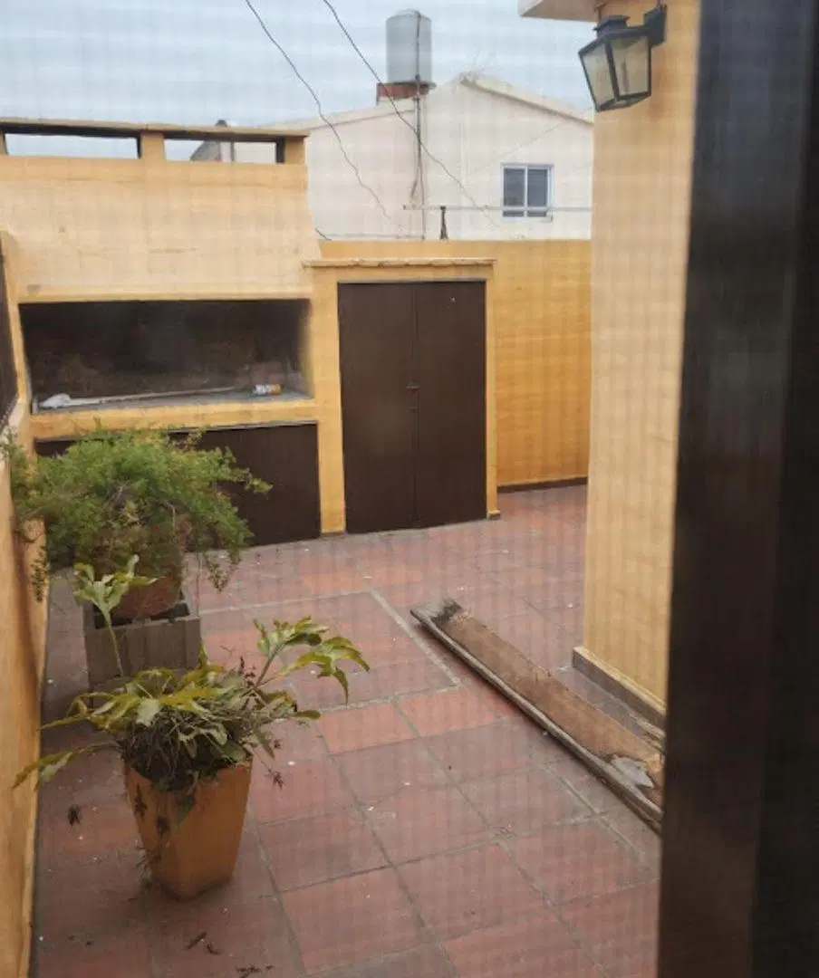 POETA LUGONES, ALQ. CASA 3 DORM. P. ALTA- 2BÑS-LIV.COM -ESTUDIO- COCINA-TERRAZA C/ASADOR-LAV.-COCHER 5