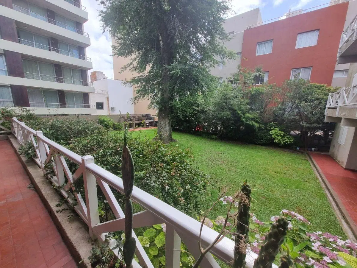 DEPARTAMENTO AMPLIO CENTRO DE PINAMAR 5