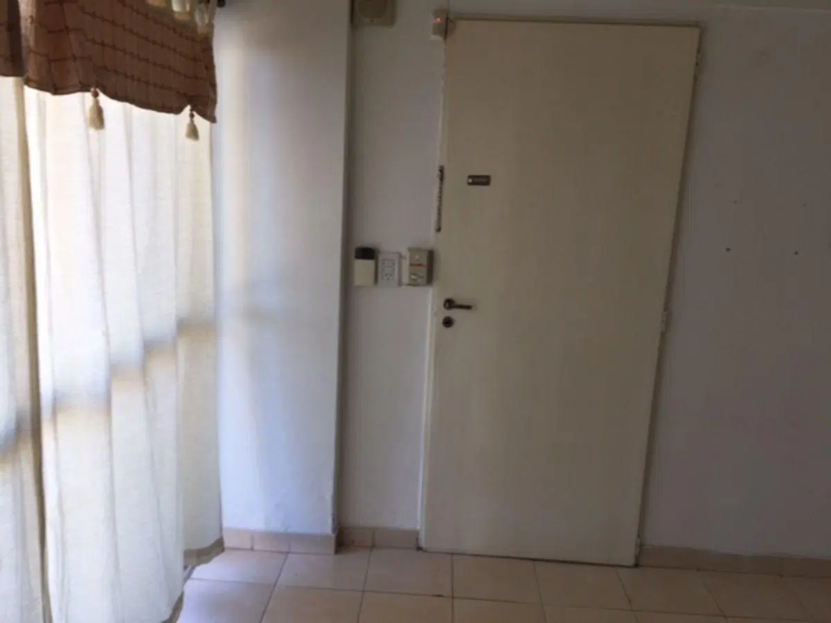 Monoambiente con balcon externo a Av. Pellegrini 3