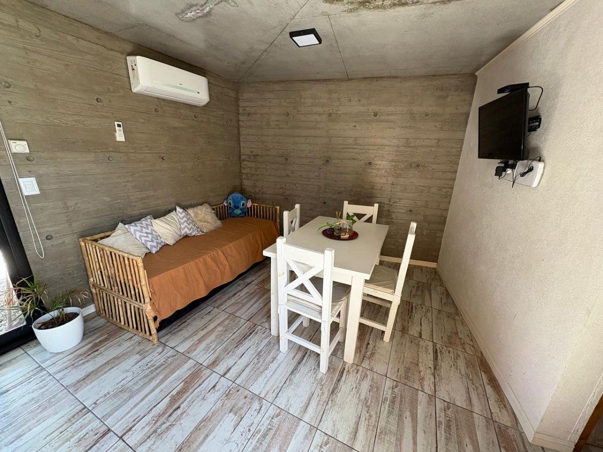 Foto de ALQUILER ANUAL. Departamento con patio y parrillero en Bonito Joms, imagen 2