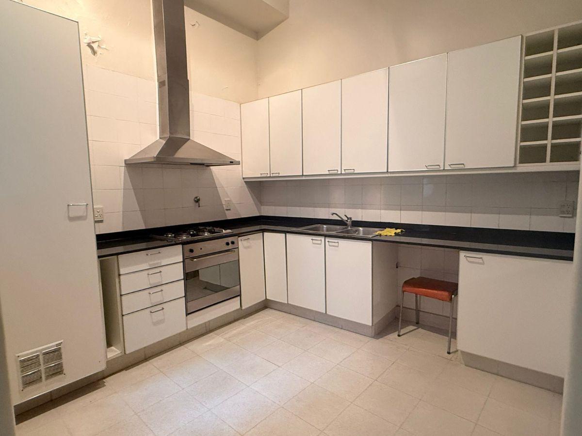 Montevideo 1300 Mira Pza V Lopez Esq Categ M/ Lum Hall Liv y Com 3 D 1 Ste 2 B Coc Bajas Exp
