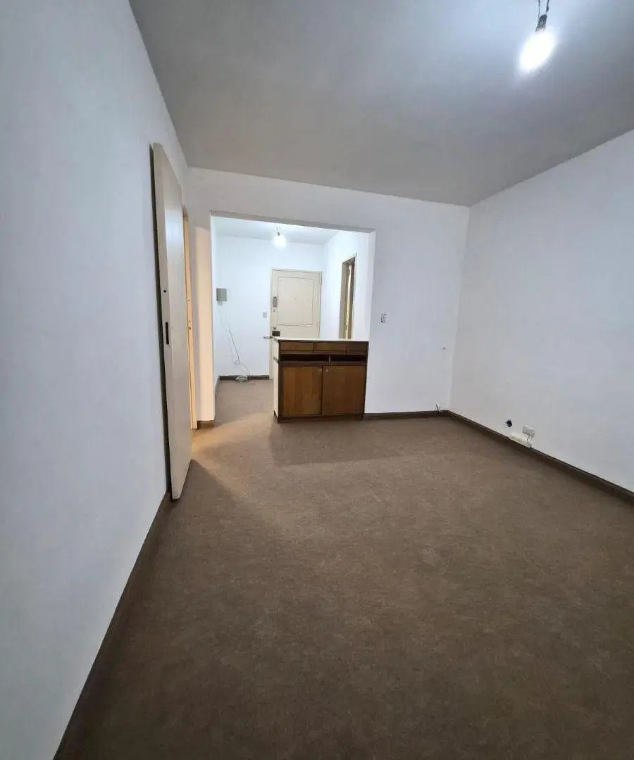 Rodriguez Peña 189 Oficina al frente Luminoso P Priv 2 privados Sala de trabajo S de Direct 2 Baños 5