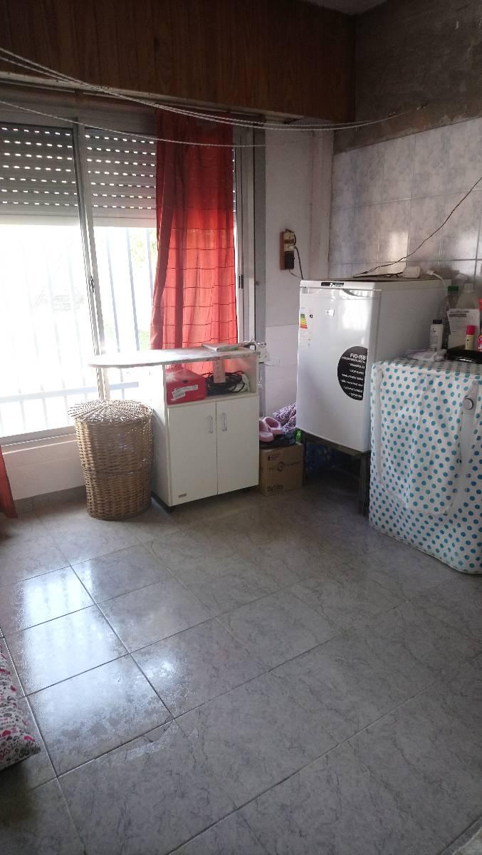Sobre lote 10 x 30 regia casa en dos plantas en muy buen estado
